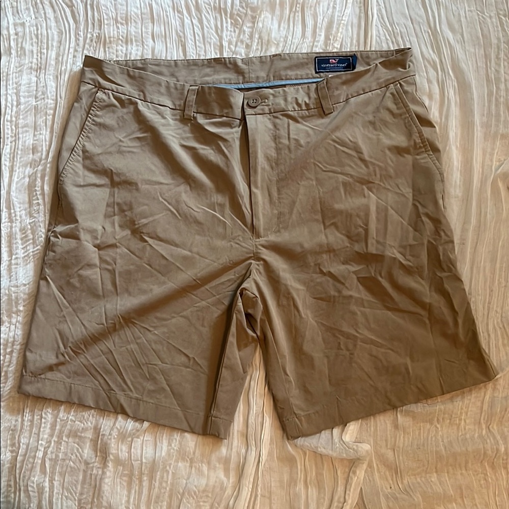 Vineyard Vines Men’s Khaki Shorts | Size 38